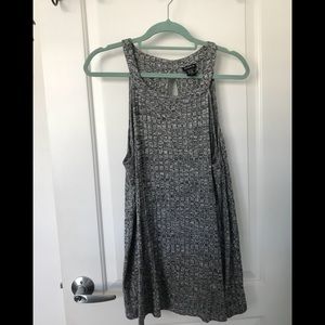 Perfect fall keyhole top- super stretch